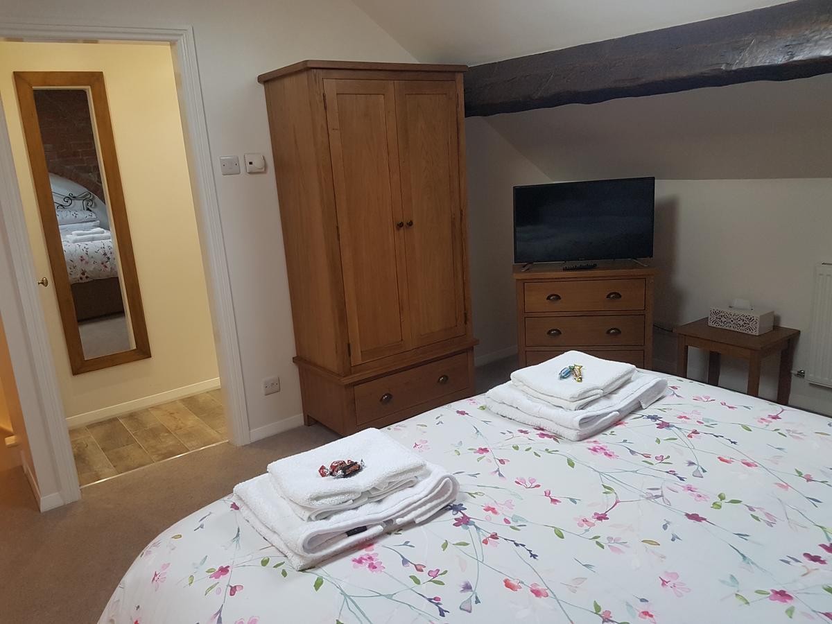 ペニストーン Lyndene Bed & Breakfast エクステリア 写真
