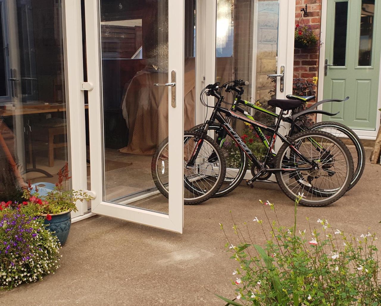 ペニストーン Lyndene Bed & Breakfast エクステリア 写真