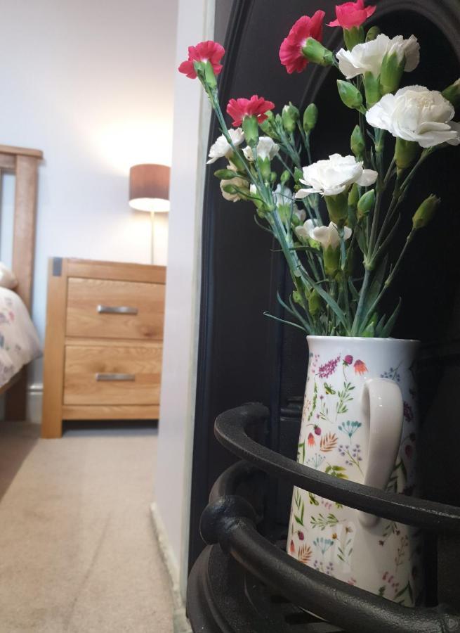 ペニストーン Lyndene Bed & Breakfast エクステリア 写真