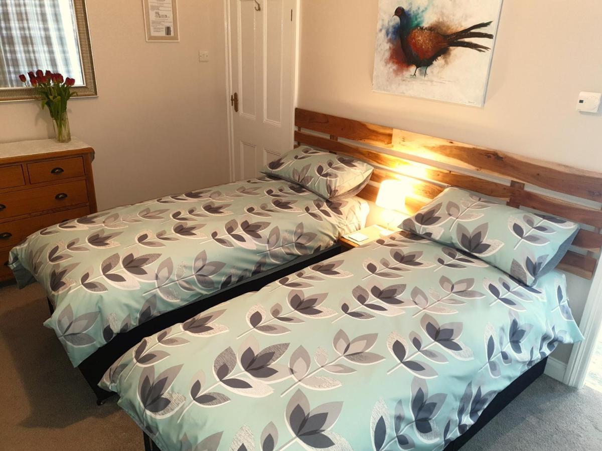 ペニストーン Lyndene Bed & Breakfast エクステリア 写真